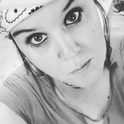 Profile Picture of Misti Weaver (@MistiWeaver03) on Twitter