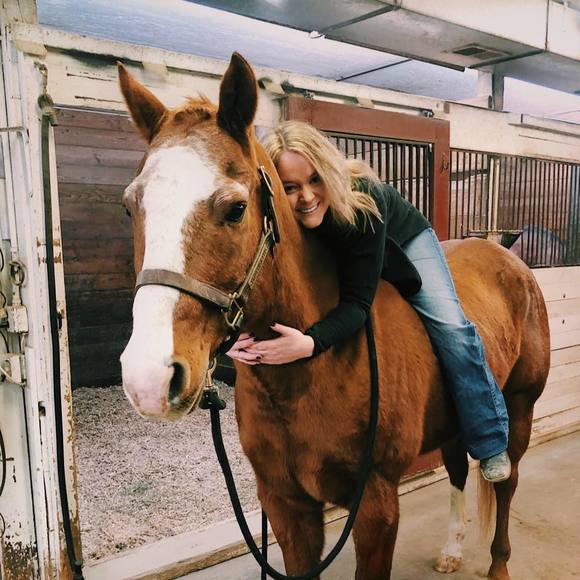 Ashley Wegeng - Poshmark Profile Picture of Ashley Wegeng (@awegeng) on Poshmark