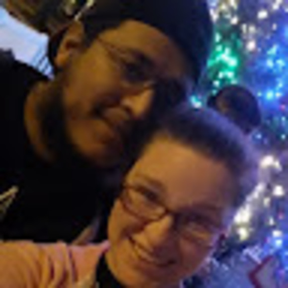 Profile Picture of Kiersten Rieper (@kiersren2011) on Poshmark