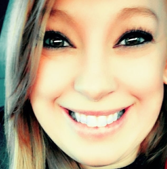 Profile Picture of Brianna Lauer (@brilauer27) on Poshmark