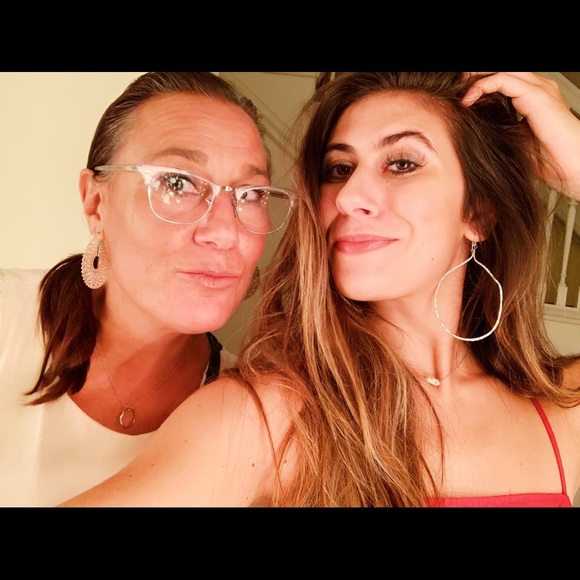 Profile Picture of Gianna Cestone (@gcestone) on Poshmark