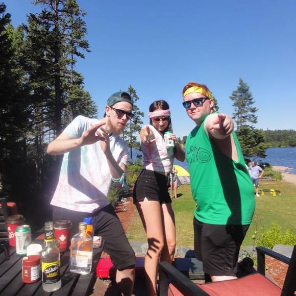 Katie Batstone - Poshmark Profile Picture of Katie Batstone (@katie_batstone) on Poshmark