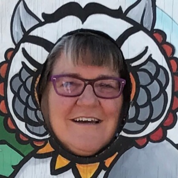 Profile Picture of Joan Ellis (@joaninstitches) on Poshmark