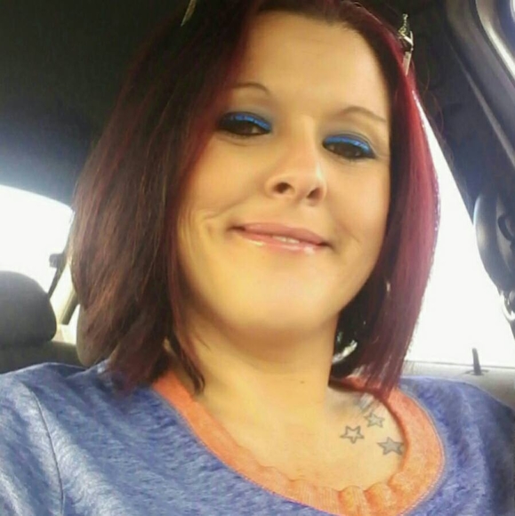 Profile Picture of Dana jeanette Borders (@dana19782004) on Poshmark
