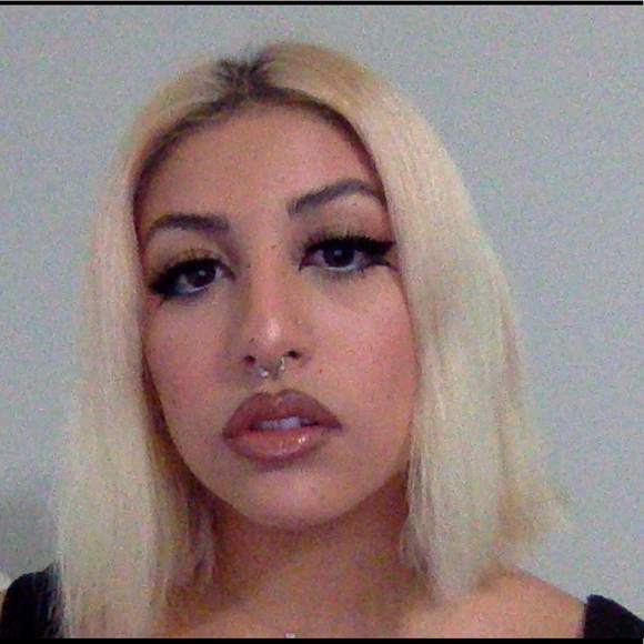 Profile Picture of Ivy Garcia (@ivygarcia20) on Poshmark