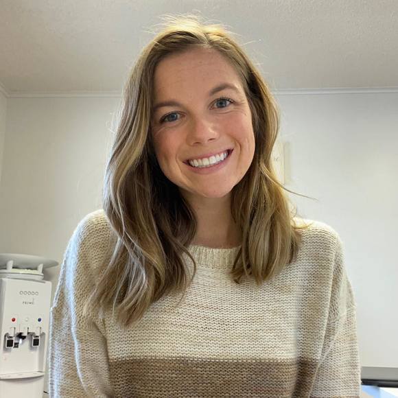 Profile Picture of Ella Faine (@efaine12) on Poshmark