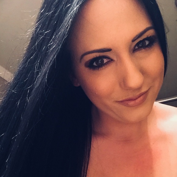 Profile Picture of Sonia Gauthier (@soniagauthier1) on Poshmark