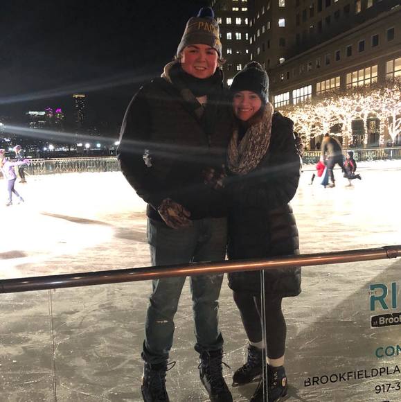 Profile Picture of Emily Brushaber (@emilyyyyyyy2333) on Poshmark