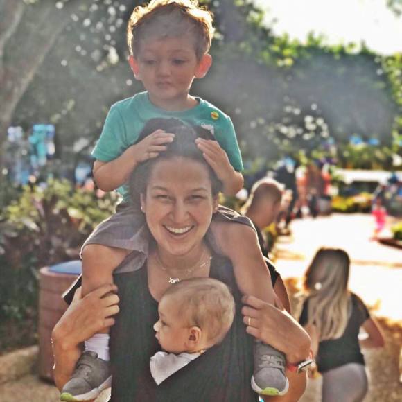 Profile Picture of Roberta Santos (@robsvolei) on Poshmark