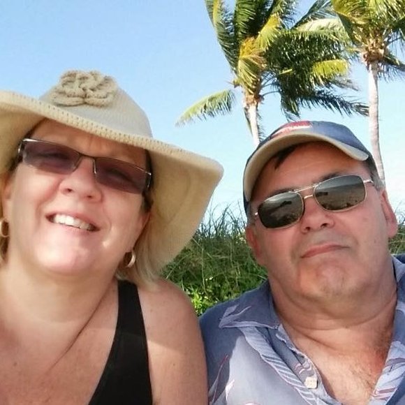 Profile Picture of Roberta Reznik (@bertaflo) on Poshmark