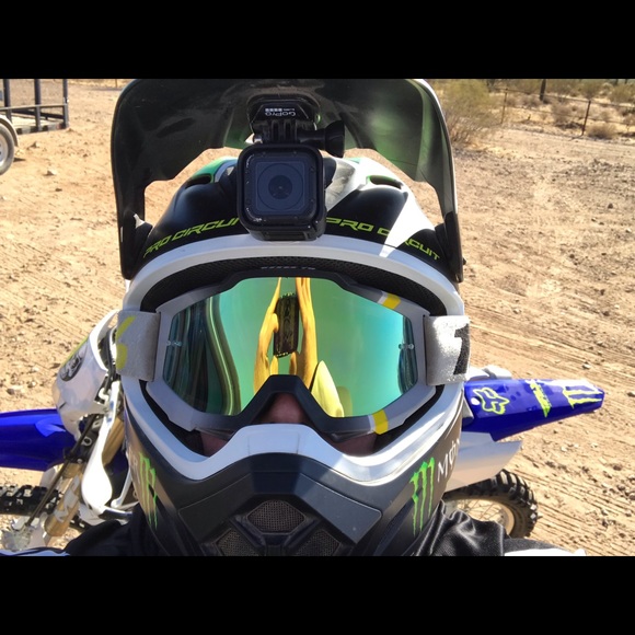 Profile Picture of Barry Reynolds (@barrtreynolds) on Poshmark