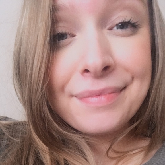 Profile Picture of Kylee Forest (@kyleeforest) on Poshmark