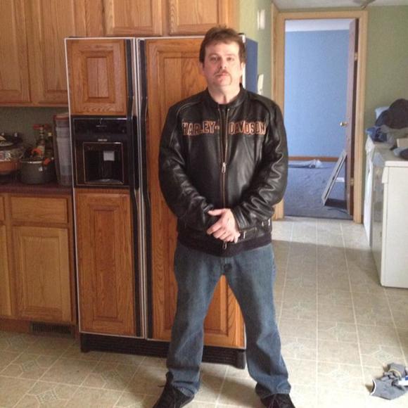 Profile Picture of Michael Ousley (@cruegodz) on Poshmark