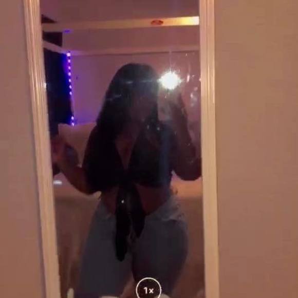 Profile Picture of Marie Stanfield (@minaakamk22) on Poshmark