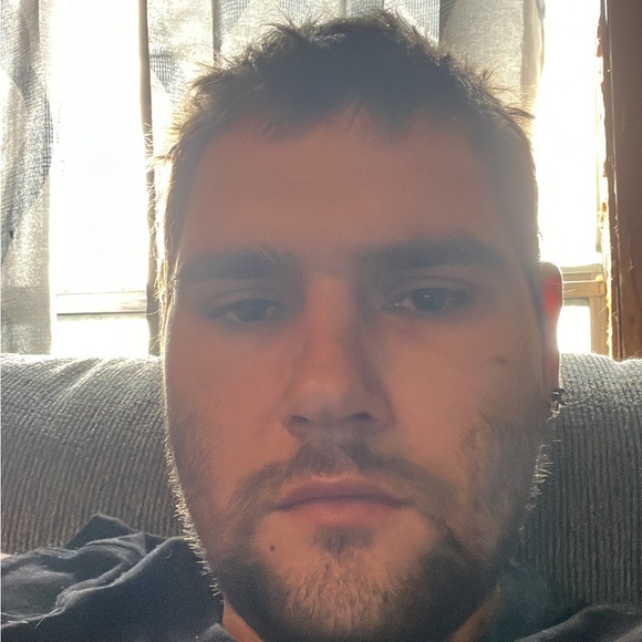 Profile Picture of Christopher Gier (@chrisgier32) on Poshmark