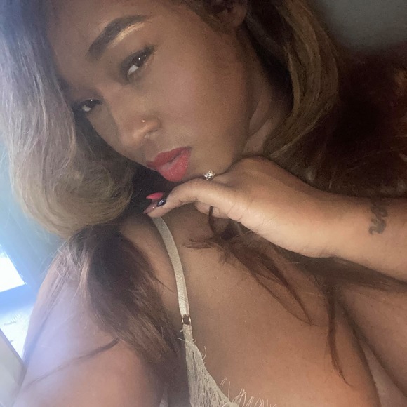 Profile Picture of Crystal Blakey (@crystal_blakey) on Poshmark