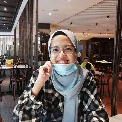 Profile Picture of Mizah Is Revising ᕦ(ò_óˇ)ᕤ (@omgthisbook) on Twitter