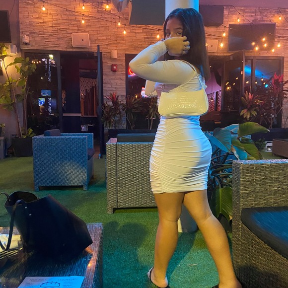 Profile Picture of Yeni Lopez (@yeny06206) on Poshmark