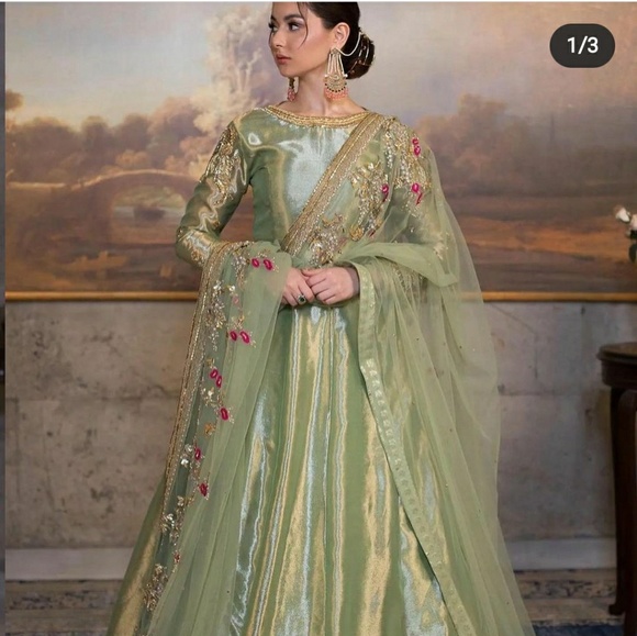 Profile Picture of Adeeba Kazmi (@nunu409) on Poshmark