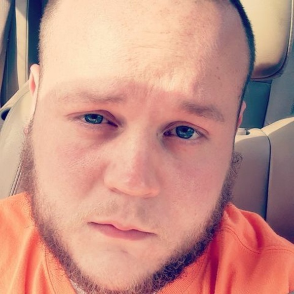Profile Picture of Roger Null (@rogernull) on Poshmark