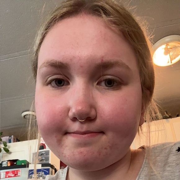 Profile Picture of Ava Morehouse (@avamorehouse) on Poshmark