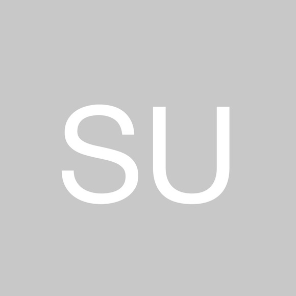 Profile Picture of Sarah Urmann (@saraheyou) on Poshmark