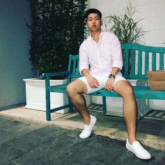 Profile Picture of Jerry Wu (@yaojieok2) on Poshmark