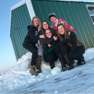 Profile Picture of Beth Olson (@BethOlson690) on Twitter