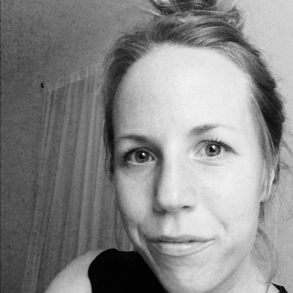 Profile Picture of Terese Wahler (@kinaidnicole) on Poshmark