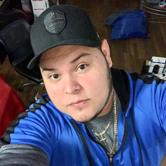 Profile Picture of Martin Martinez (@martinmartin685) on Poshmark