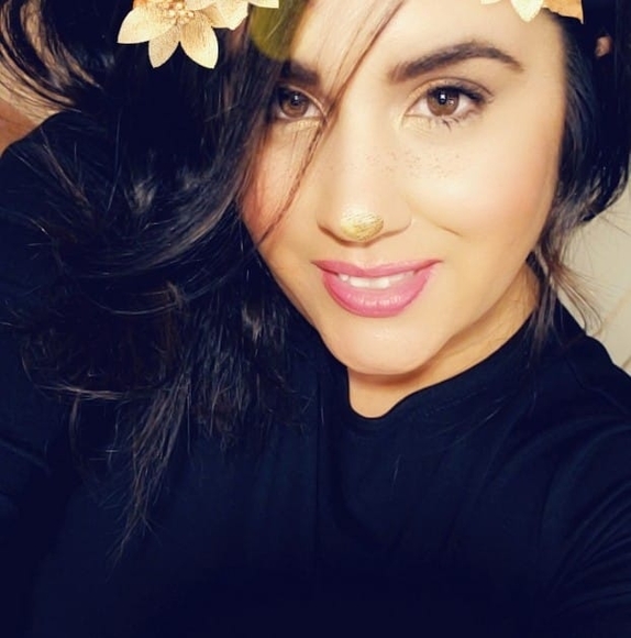 Tara Morganocchipinti - Poshmark Profile Picture of Tara Morganocchipinti (@swtchk2323) on Poshmark