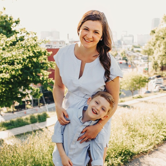 April Lasorsa - Poshmark Profile Picture of April Lasorsa (@aprilganzert) on Poshmark