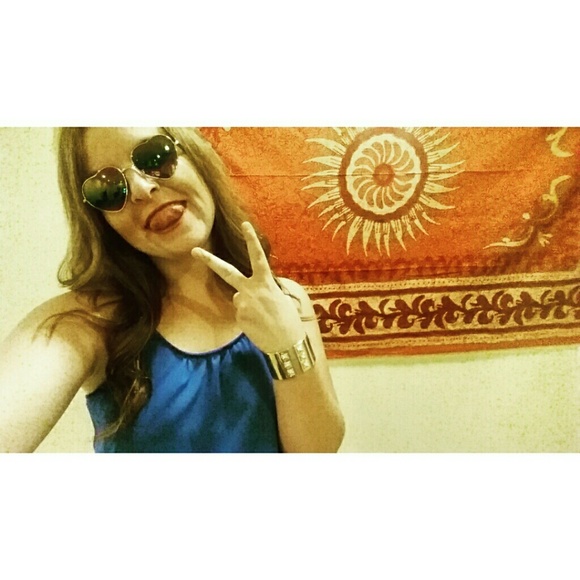 Alli Indof - Poshmark Profile Picture of Alli Indof (@indofalli) on Poshmark