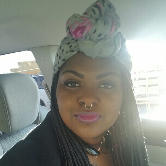 Profile Picture of Candisha Scott (@candisha85) on Poshmark