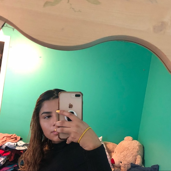 Profile Picture of Kaitlyn Ramirez (@kaitlyn07928) on Poshmark