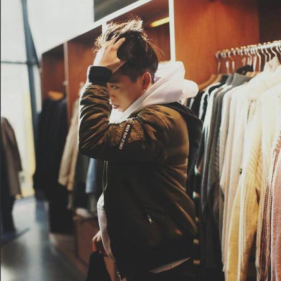 Profile Picture of Eric Yoon (@ericyoon3) on Poshmark