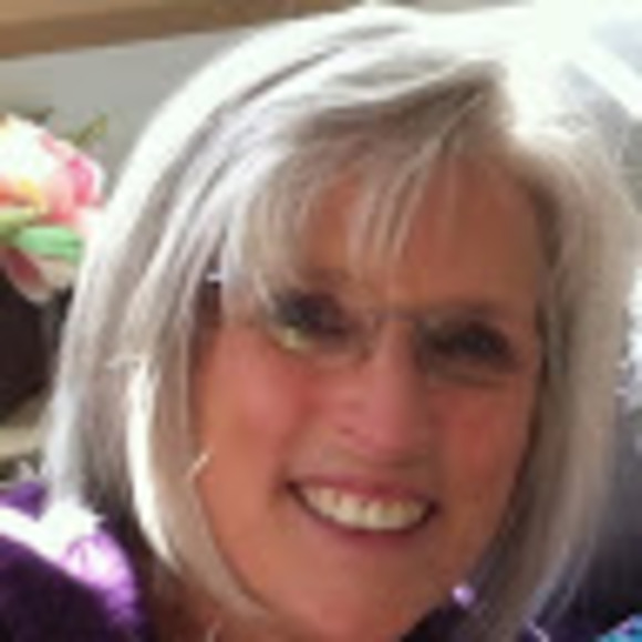 Profile Picture of Jeanne Acuña (@jvacuna) on Poshmark