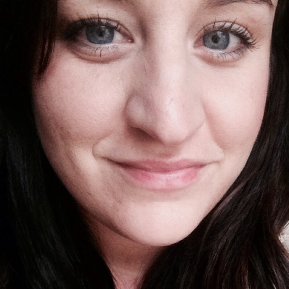 Profile Picture of Beck Brozak (@bbrozak) on Poshmark