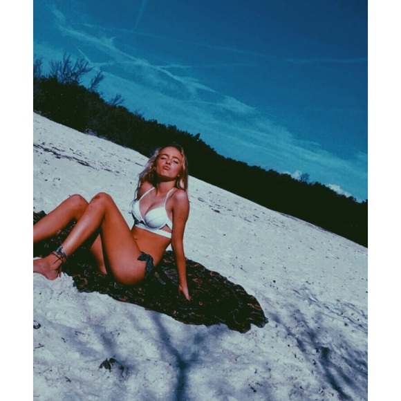 Profile Picture of Emma Reukauf (@emma_reukauf) on Poshmark