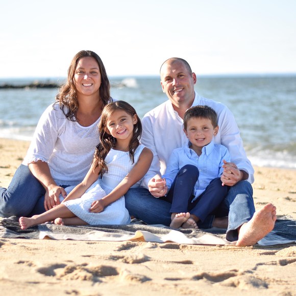 Profile Picture of Samantha Aucone (@saucone) on Poshmark