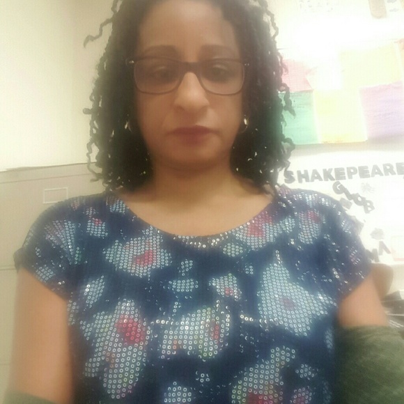 Profile Picture of Donna Bedasee (@bedasee) on Poshmark