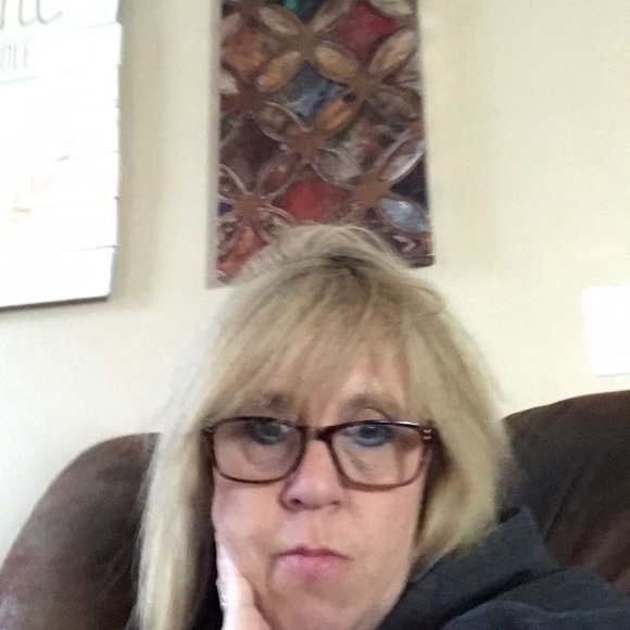 Profile Picture of Misty Welbourne (@mswelbourne3) on Poshmark