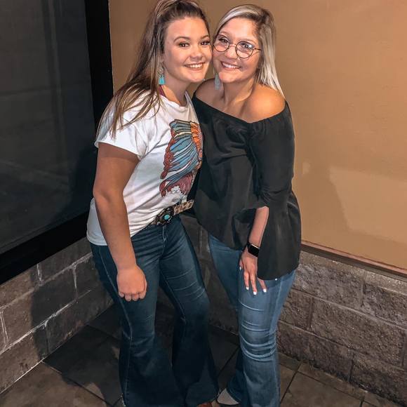 Anna kate Cantrell - Poshmark Profile Picture of Anna kate Cantrell (@akatherine14) on Poshmark