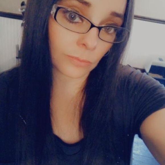 Profile Picture of Danielle Talbert (@talbertchica3) on Poshmark