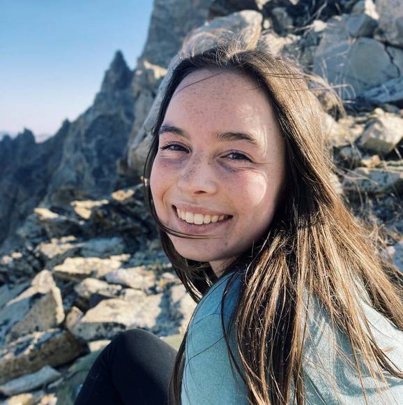 Profile Picture of Anna Rupper (@anna_rpr) on Poshmark