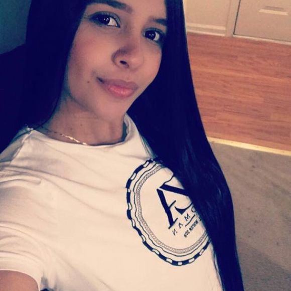 Profile Picture of Paula andrea Cano (@paucano) on Poshmark