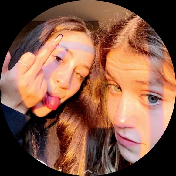 Profile Picture of Julia Florian (@florianj21) on Poshmark