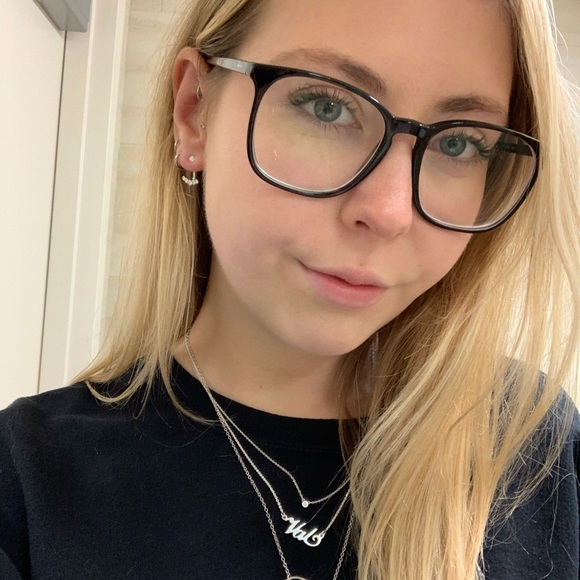 Profile Picture of Valerie Boczar (@valbocz) on Poshmark