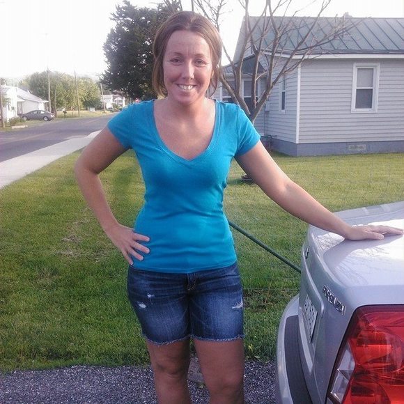 Profile Picture of Crystal Cook (@crystalcook8995) on Poshmark