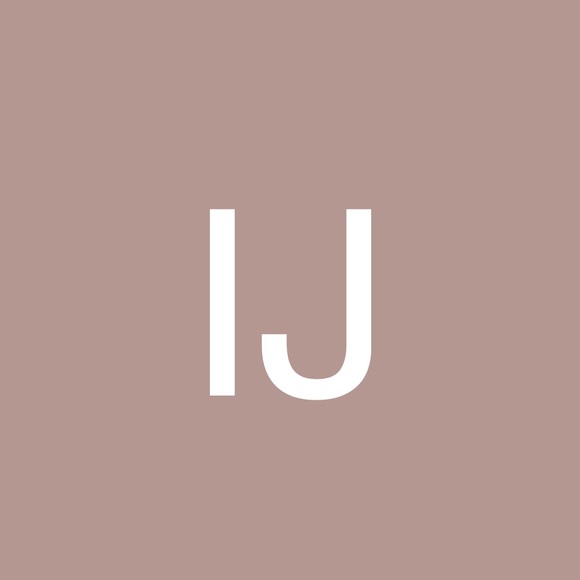 Profile Picture of Issabella Jiron (@issabellajiron) on Poshmark
